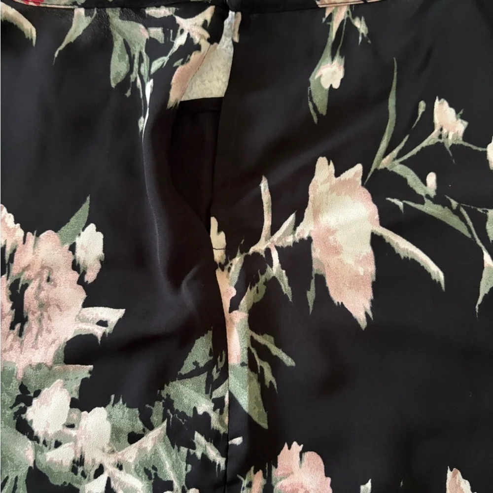 Vince Camuto Women’s Flared Sleeves Black,Red,Blouse Floral Print Size XL - Picture 4 of 7